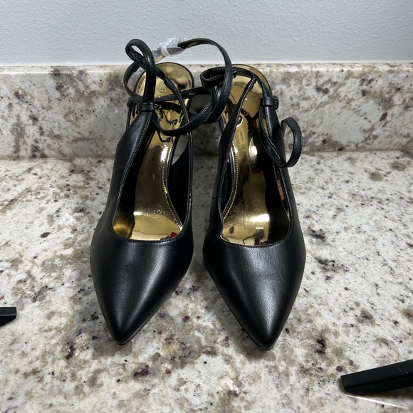 GUESS Black Strappy Staton Pointy Toe Stiletto  Heel Pumps 11M NEW - Picture 3 of 10